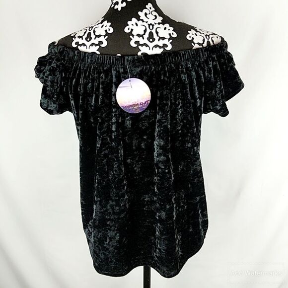 Love by Design crushed velvet off the shoulder to - Picture 5 of 5